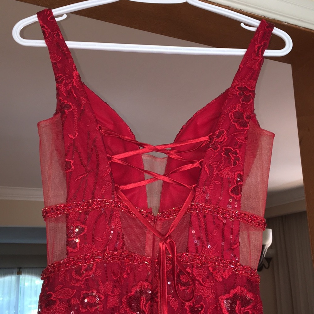 Stunning red lace with sparkle prom dress! - Picture 6 of 14